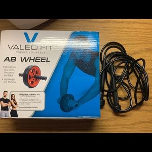 Workout Set: Ab wheel, resistant band n jump rope